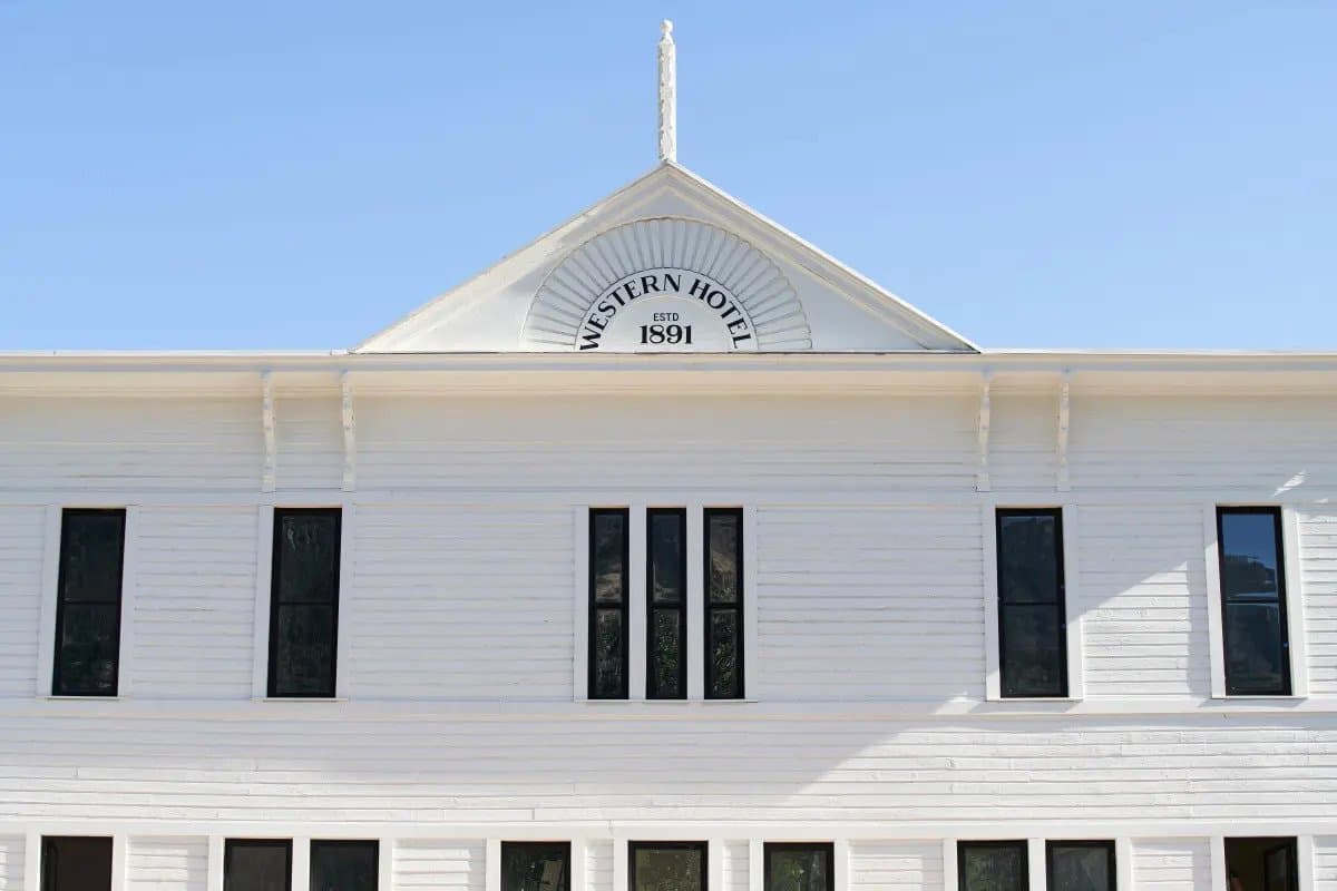 The Western Hotel Exteriors 72DPI